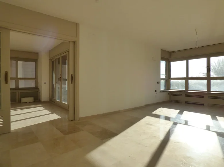 Condo 4 bedrooms 279 m² Alicante, Spain