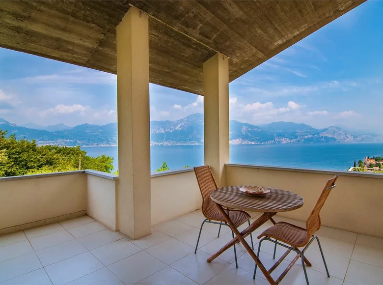 2 bedroom apartment 120 m² Italy, Italy