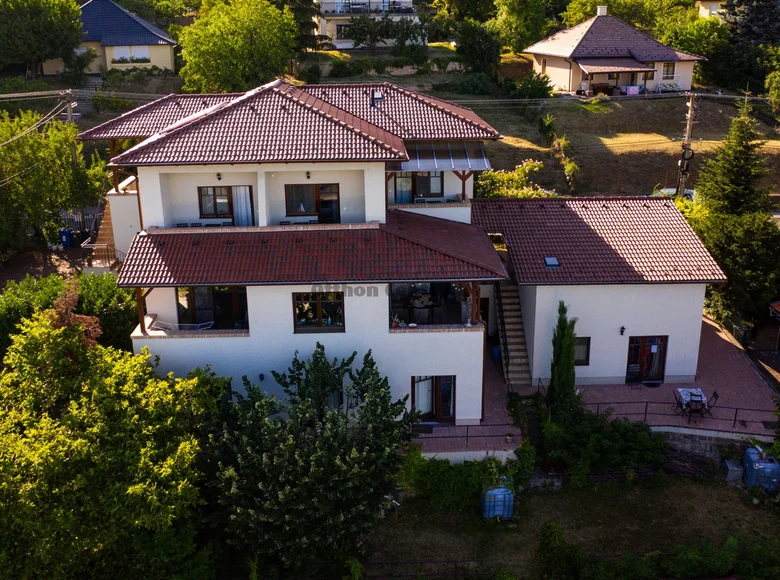 Casa 10 habitaciones 325 m² Balatonalmadi, Hungría