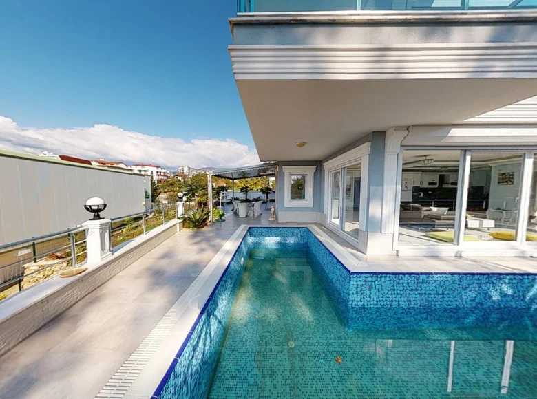 9-Zimmer-Villa 400 m² Alanya, Türkei