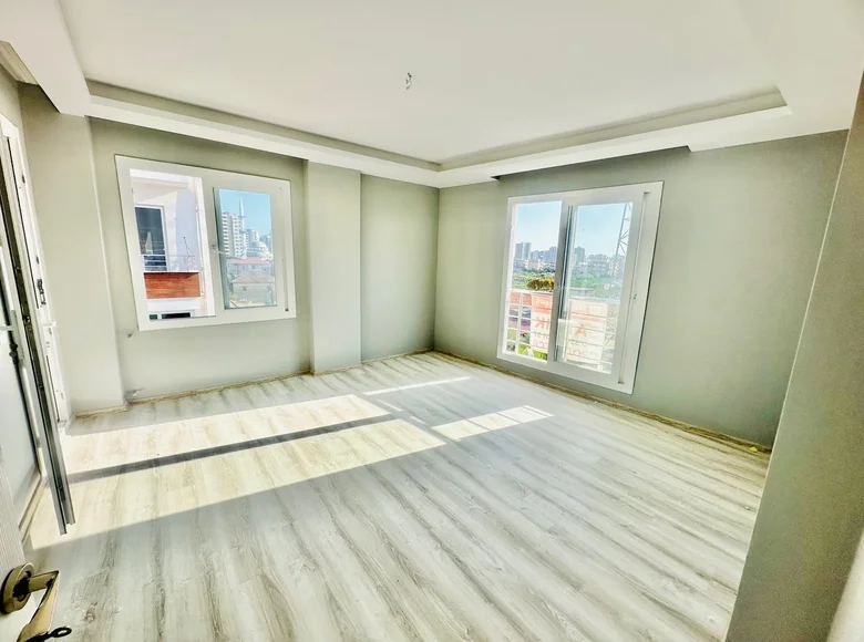 Квартира 3 комнаты 80 м² Мерсин, Турция