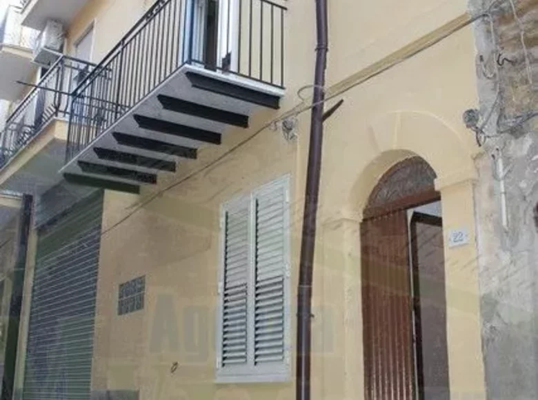 3 bedroom townthouse 160 m² Cianciana, Italy