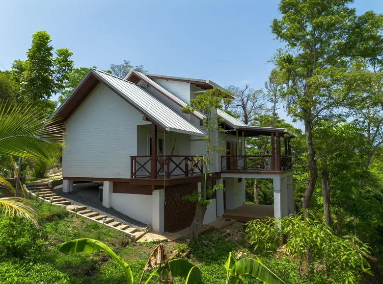 Дом 2 спальни 150 м² Roatan, Гондурас