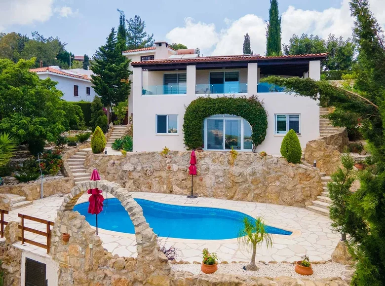 3-Zimmer-Villa 240 m² Kamares, Cyprus