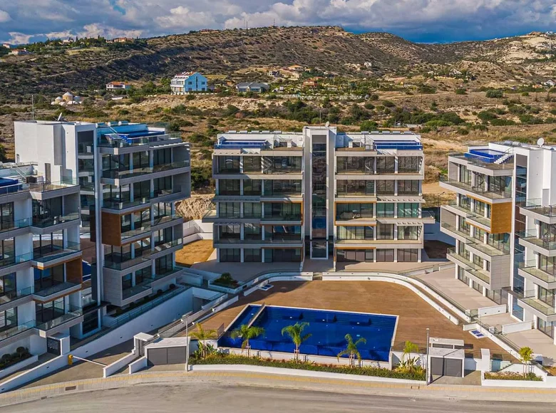 Mieszkanie 3 pokoi 114 m² Społeczność St. Tychon, Cyprus