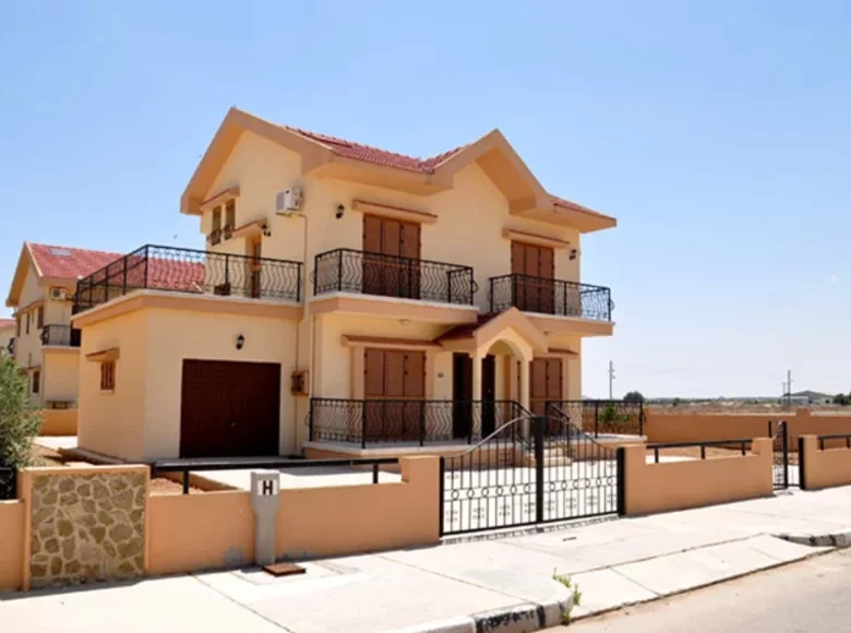 Villa de 4 dormitorios 210 m² Spathariko, Chipre del Norte