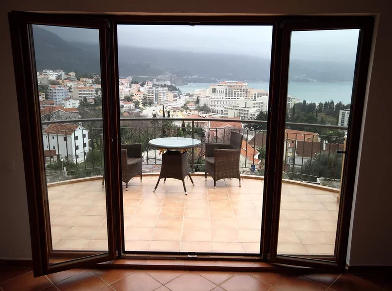Apartamento 2 habitaciones 131 m² Becici, Montenegro