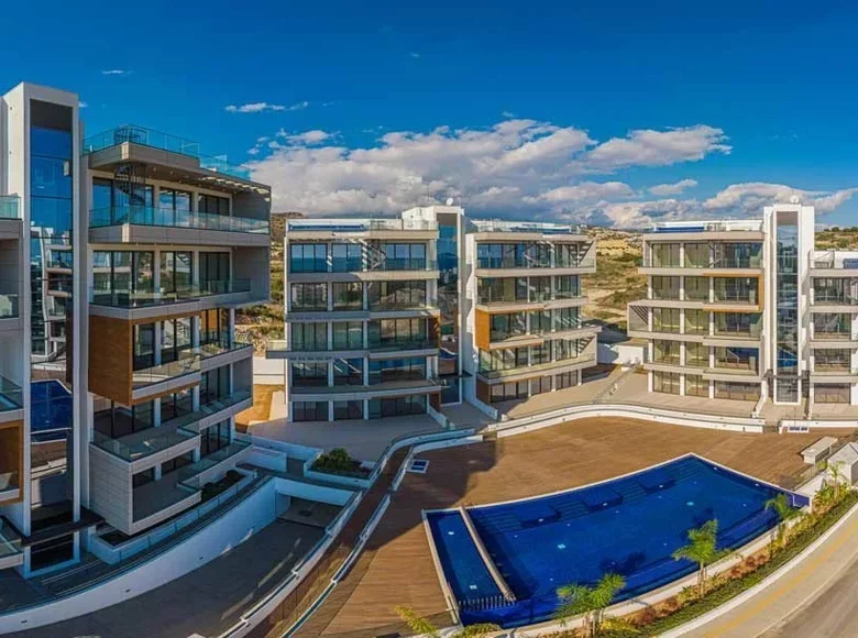 Mieszkanie 2 pokoi 113 m² Społeczność St. Tychon, Cyprus