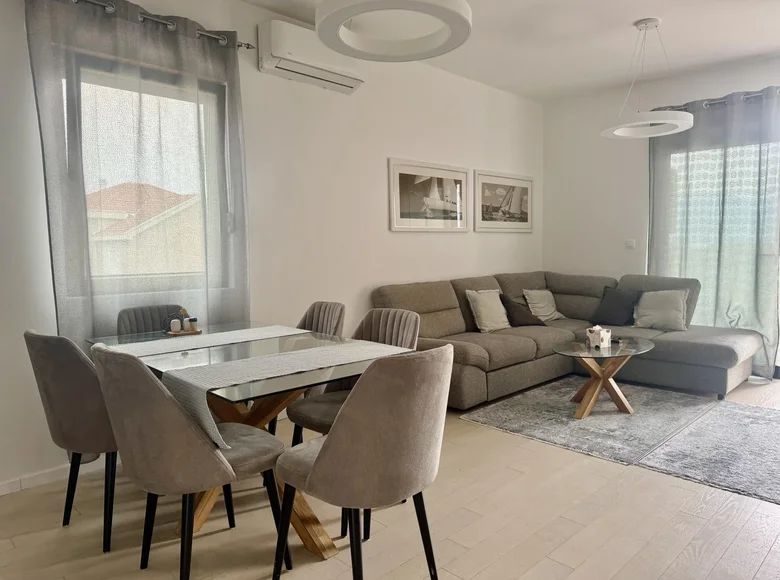 Mieszkanie 2 pokoi 69 m² Tivat, Czarnogóra