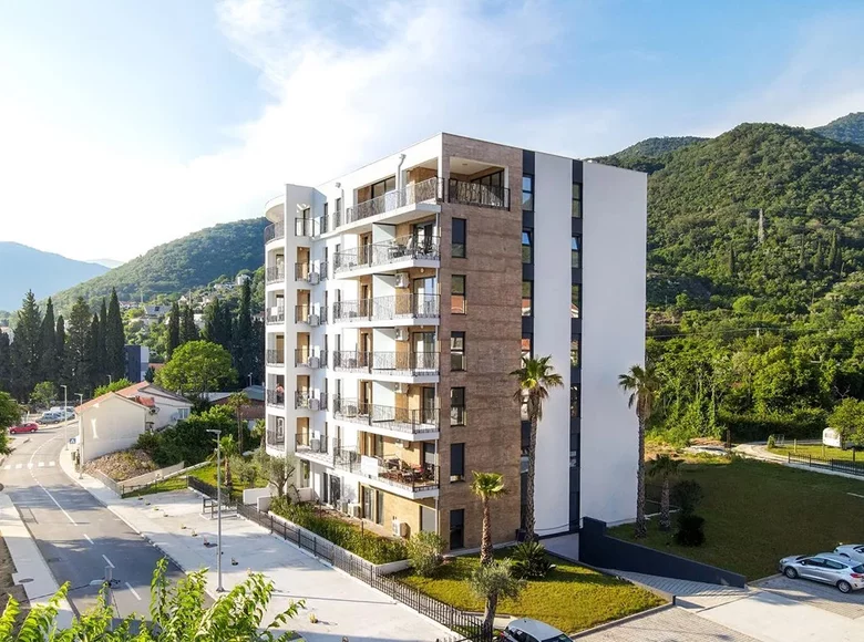 Квартира 4 комнаты 143 м² Тиват, Черногория