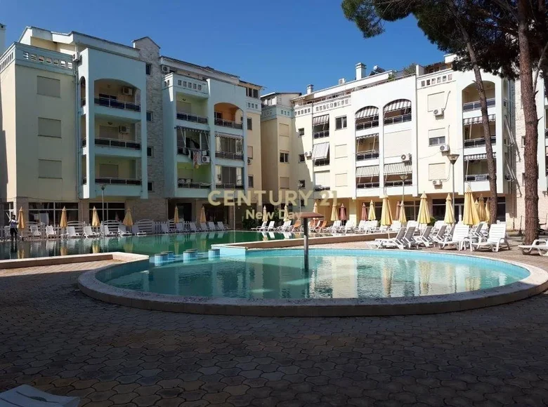 2 bedroom apartment 108 m² Golem, Albania