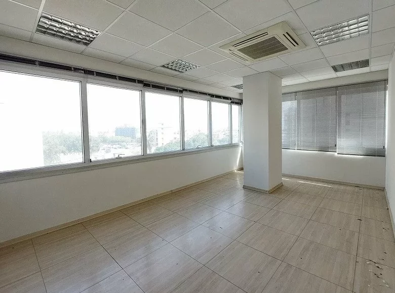 Oficina 235 m² en Nicosia, Chipre