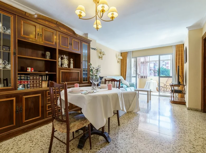 Mieszkanie 4 pokoi 102 m² Malaga, Hiszpania