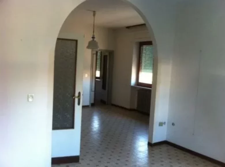 Mieszkanie 6 pokojów 120 m² Terni, Włochy