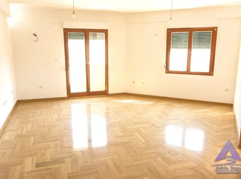 Mieszkanie 3 pokoi 111 m² Budva, Czarnogóra