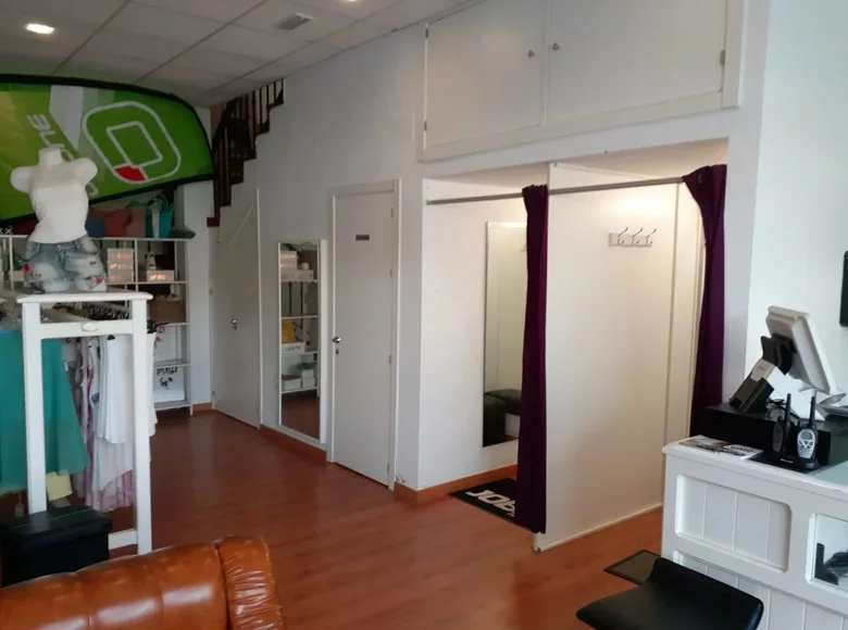 Commercial property 210 m² in Spain, Spain