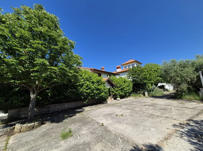 Hotel 320 m² in Grad Pula, Croatia