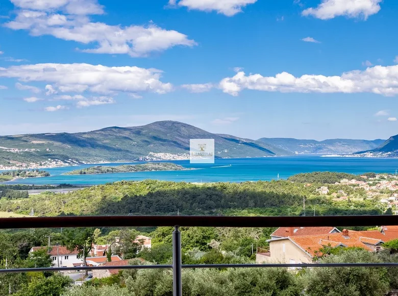 2 bedroom apartment 119 m² Kavac, Montenegro