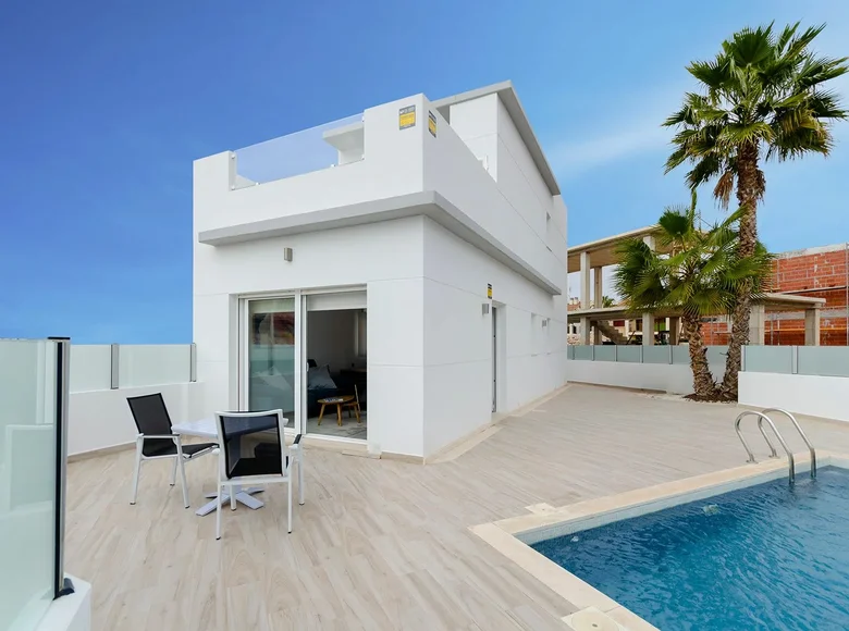 Mieszkanie 3 pokoi 98 m² Torrevieja, Hiszpania