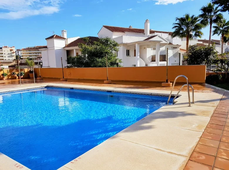 Mieszkanie 2 pokoi 82 m² Malaga, Hiszpania