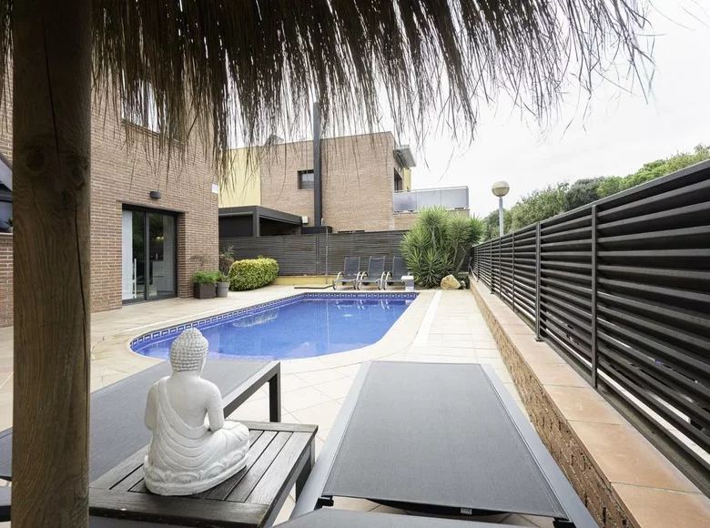 Casa 4 habitaciones 240 m² Lloret de Mar, España