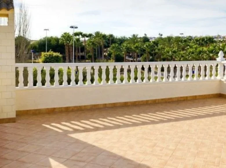 3 bedroom villa 319 m² Torrevieja, Spain