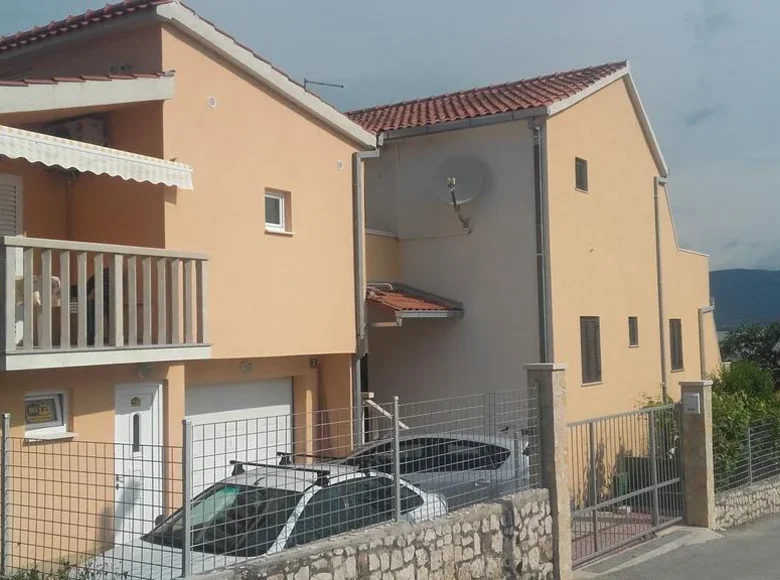 6 bedroom villa 299 m², All countries