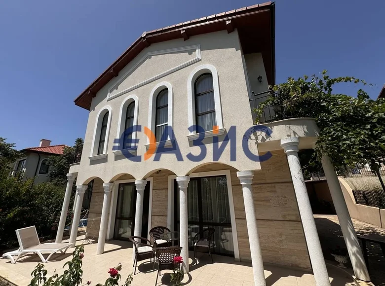 Дом 4 комнаты 250 м² Несебр, Болгария