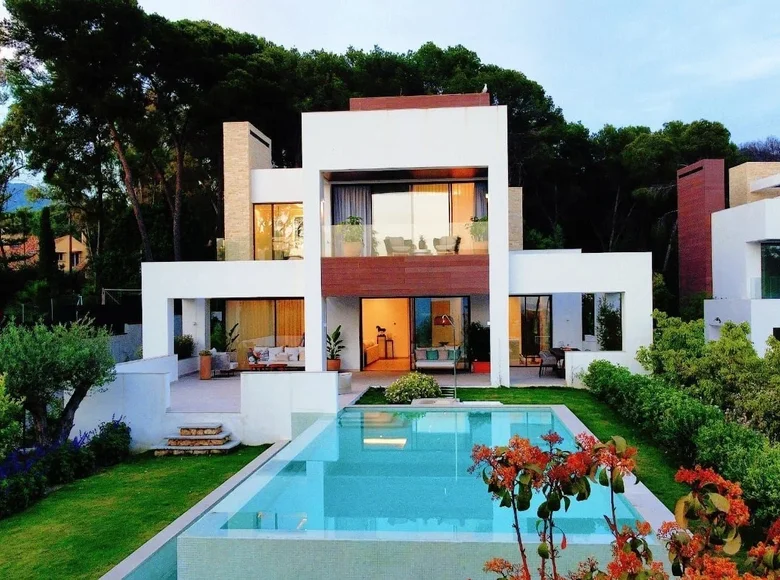 5 bedroom house 730 m² Malaga, Spain