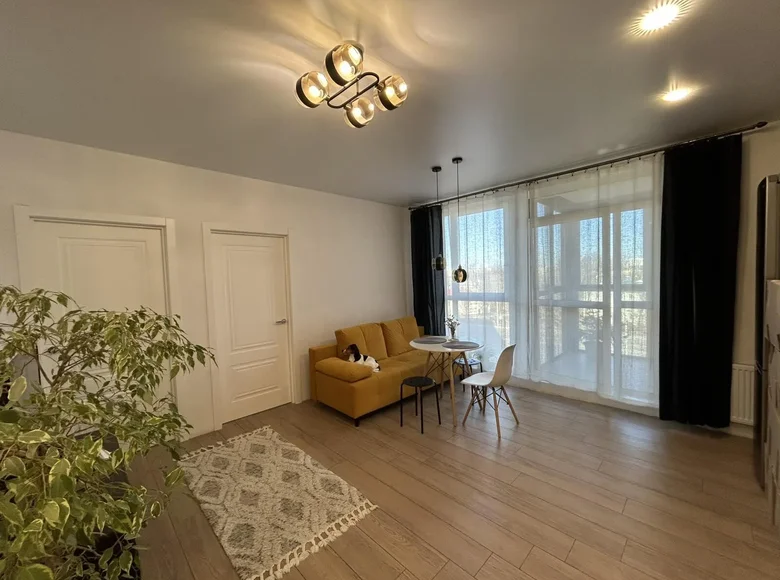 Mieszkanie 3 pokoi 56 m² Mińsk, Białoruś