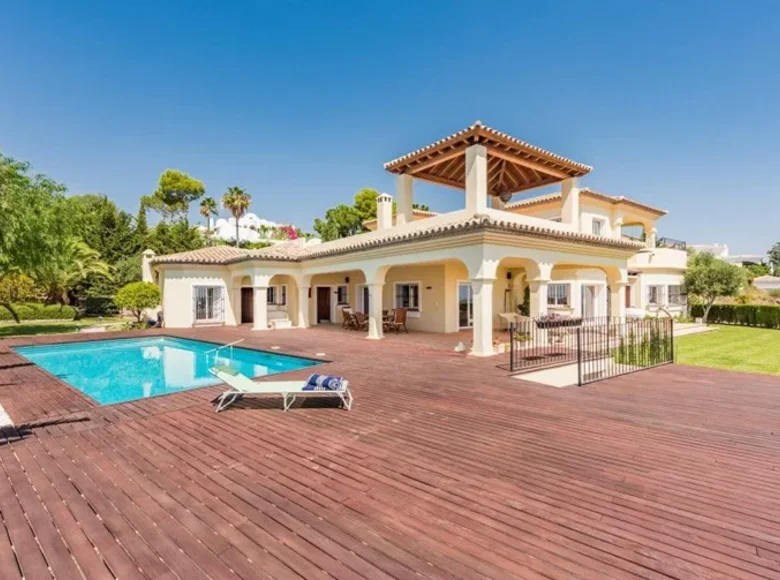 5 bedroom villa  Malaga, Spain