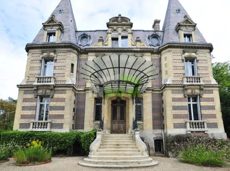 Замок 800 м² Париж, Франция