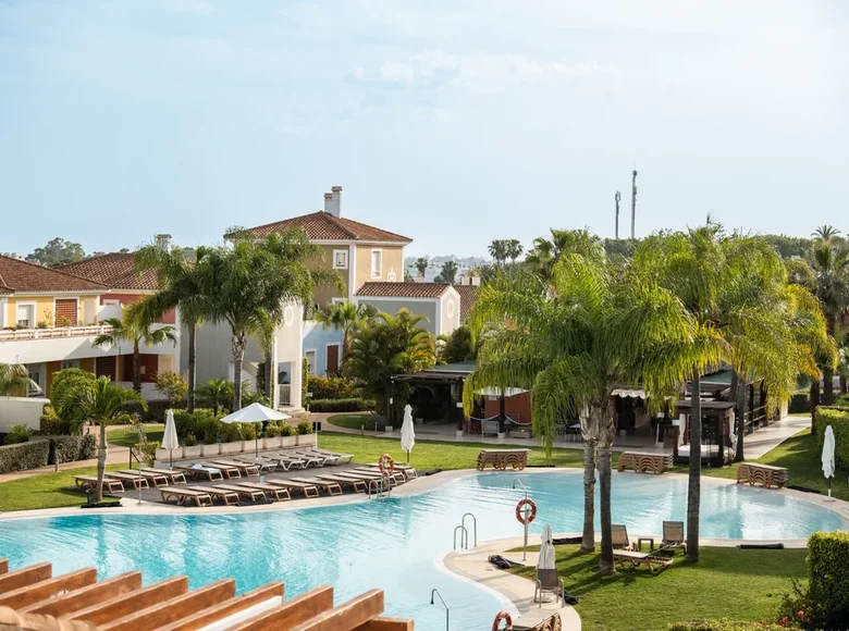 Wohnung 2 Schlafzimmer 176 m² Estepona, Spanien
