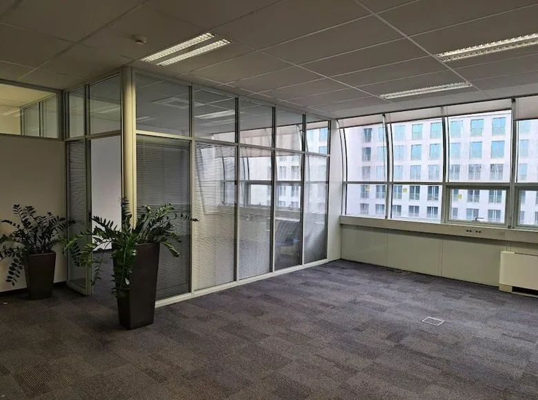 Office 89 m² in Upravna Enota Ljubljana, Slovenia