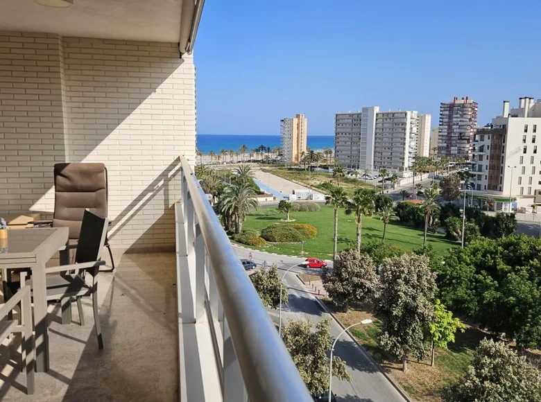 Mieszkanie 3 pokoi  Alicante, Hiszpania