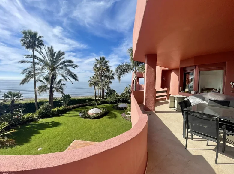 Wohnung 3 Schlafzimmer 158 m² Estepona, Spanien