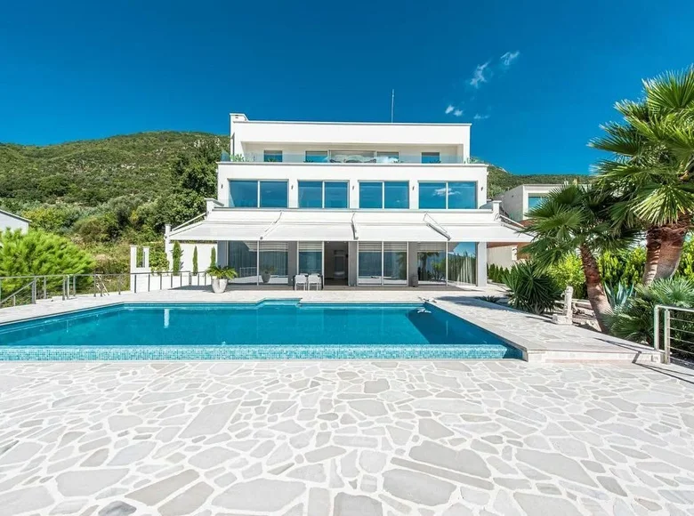 5 bedroom villa  Đenovići, Montenegro