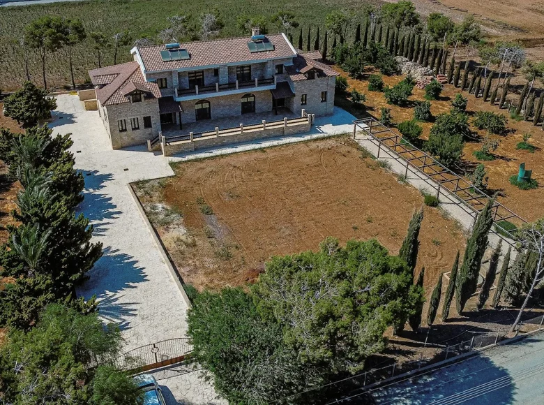 Villa de 6 chambres 470 m² Pervolia, Chypre