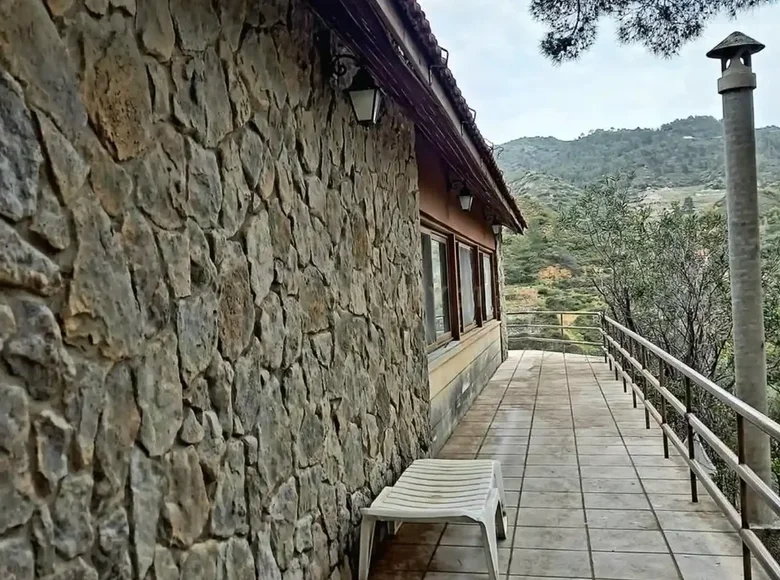 Haus 3 Schlafzimmer  Moniatis, Cyprus