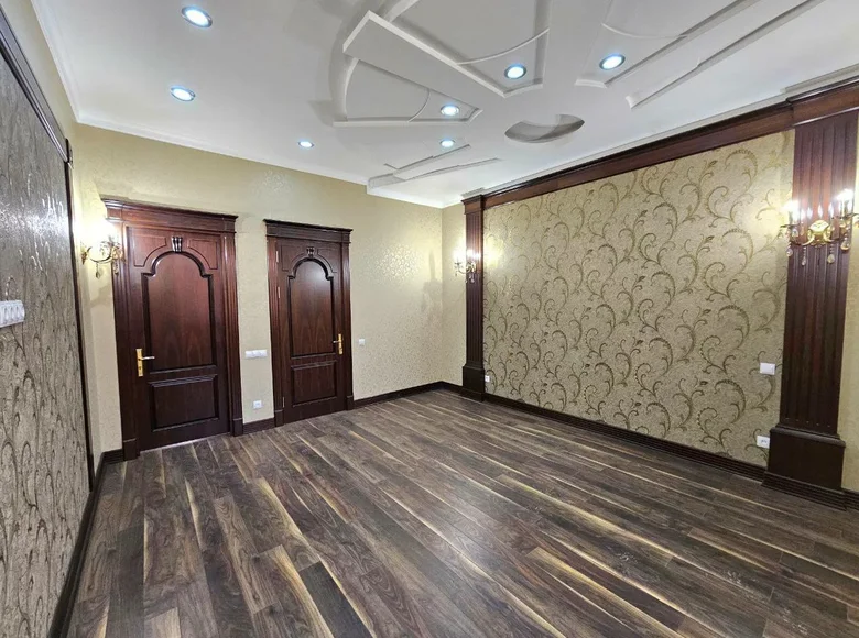 Kvartira 5 xonalar 221 m² Toshkentda