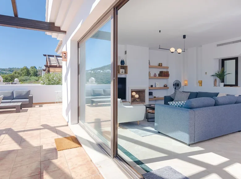 Mieszkanie 3 pokoi 118 m² Casares, Hiszpania