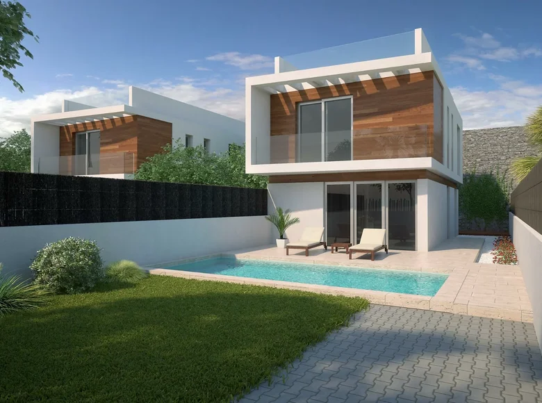 Villa de tres dormitorios 185 m² Orihuela, España