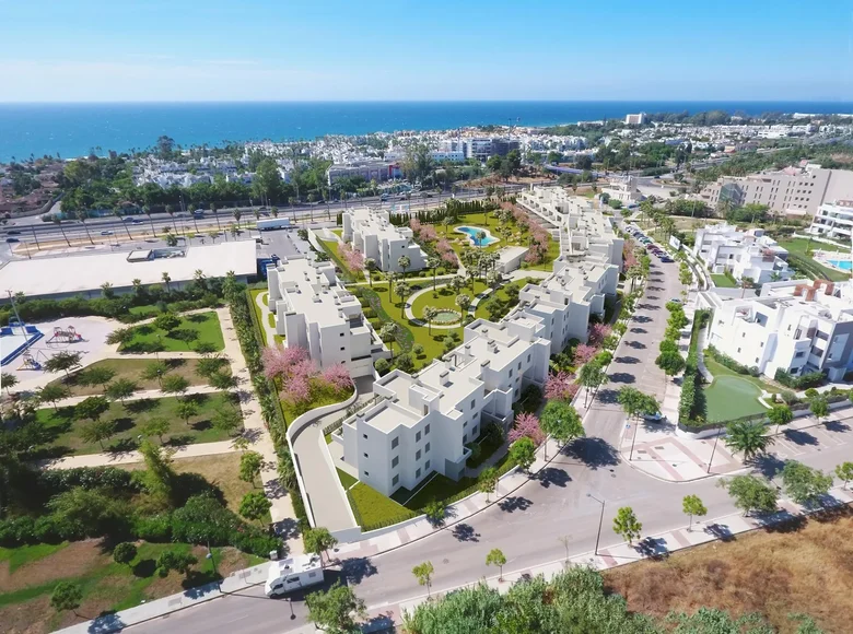 3 bedroom apartment  Estepona, Spain