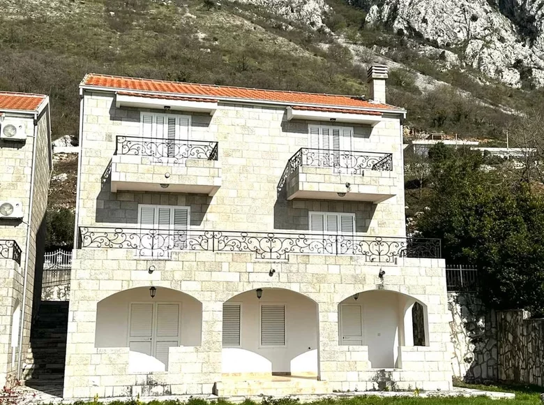 Haus 4 Schlafzimmer 306 m² Budva, Montenegro