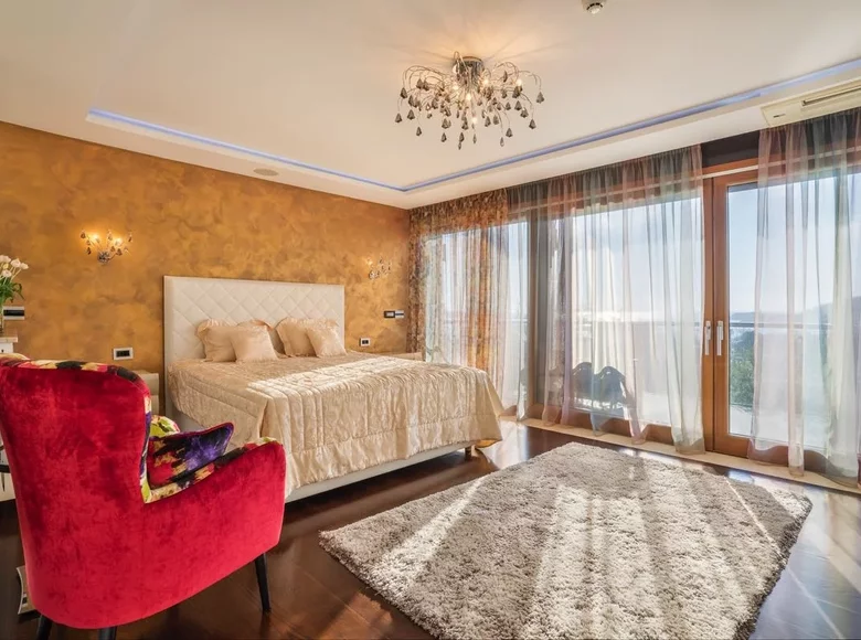 Haus 4 Schlafzimmer  Gemeinde Budva, Montenegro