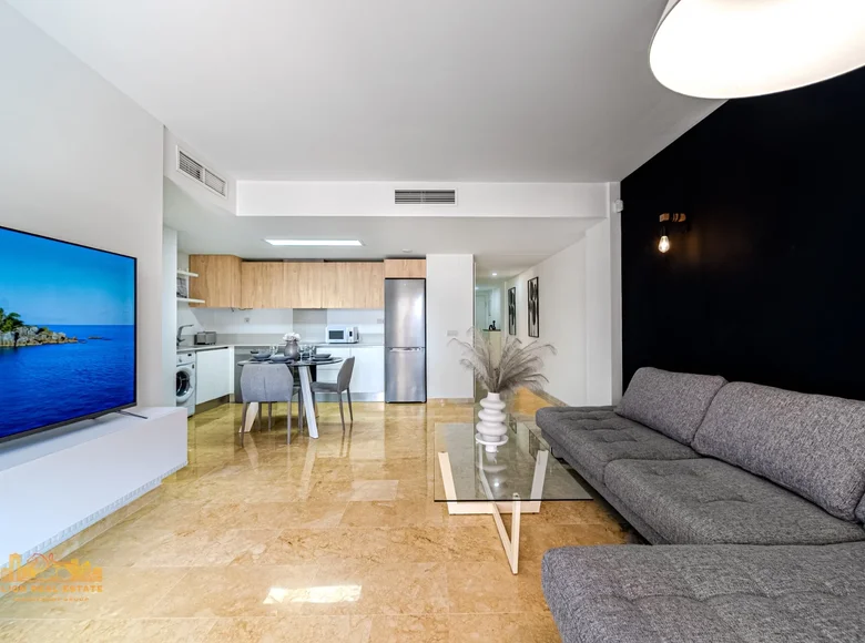 Mieszkanie 3 pokoi 115 m² Torrevieja, Hiszpania