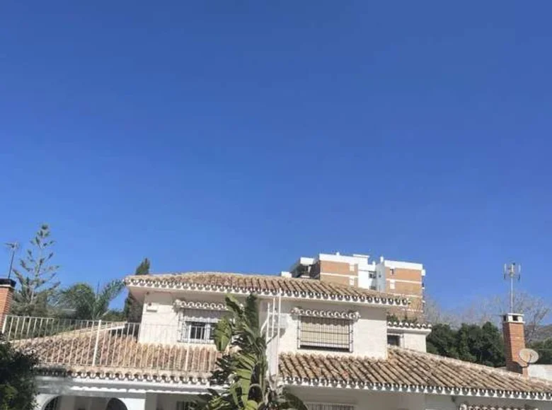 Villa de tres dormitorios 160 m² Benalmadena, España