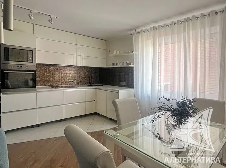 Mieszkanie 2 pokoi 66 m² Brześć, Białoruś