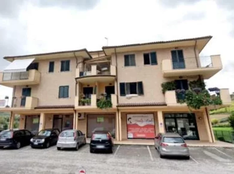 Commercial property 70 m² in Terni, Italy