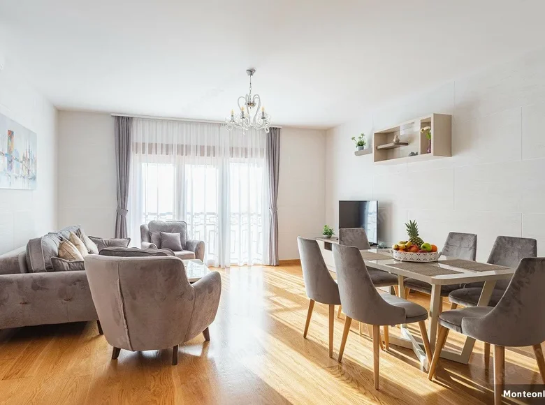 Mieszkanie 2 pokoi 77 m² Budva, Czarnogóra